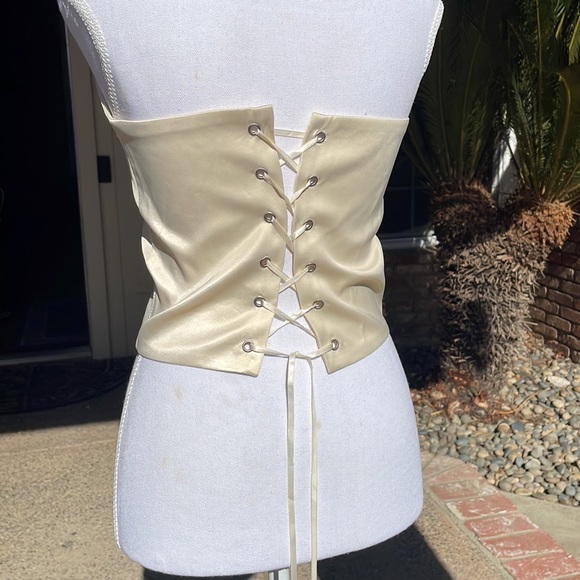 Cream Satin Strapless Corset - Picture 2 of 3